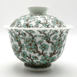  愚墨堂 古彩 緑梅蓋碗